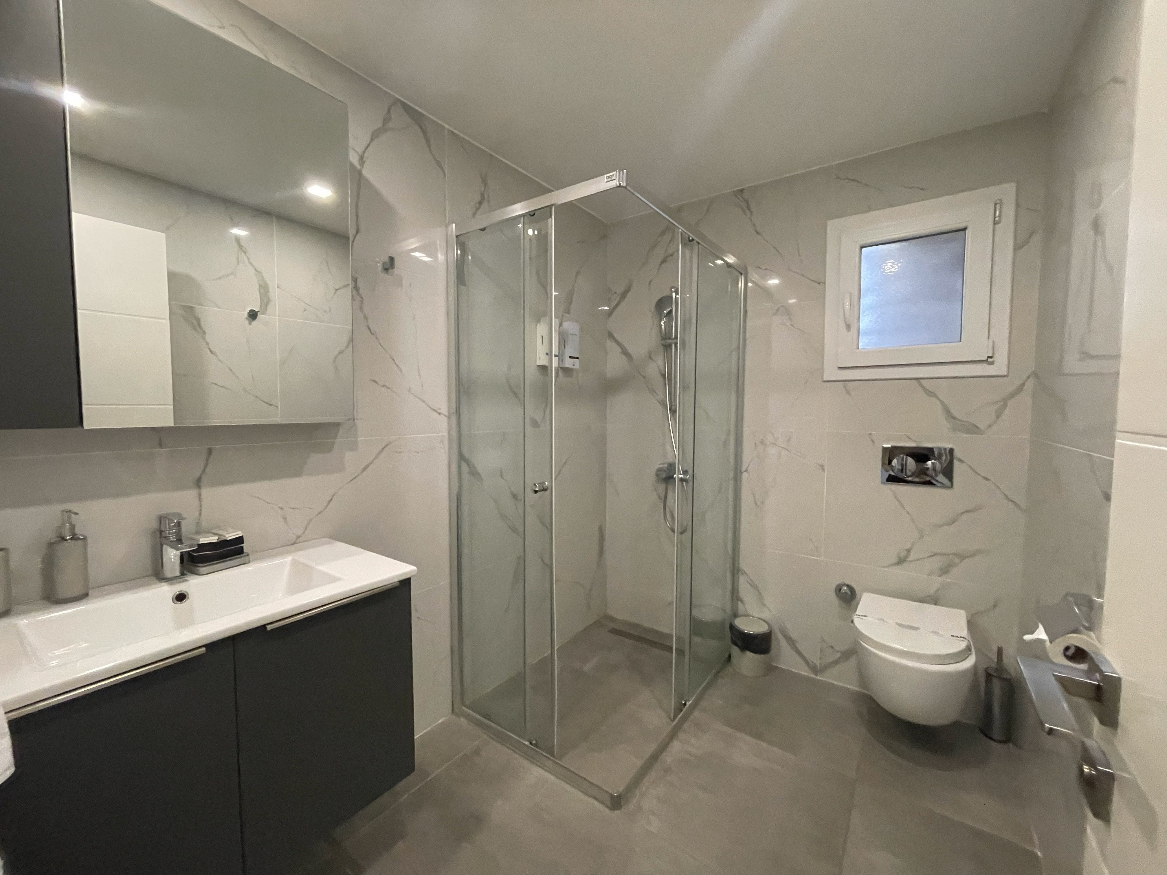 Superior 2+1 - Modern Bathroom with Shower