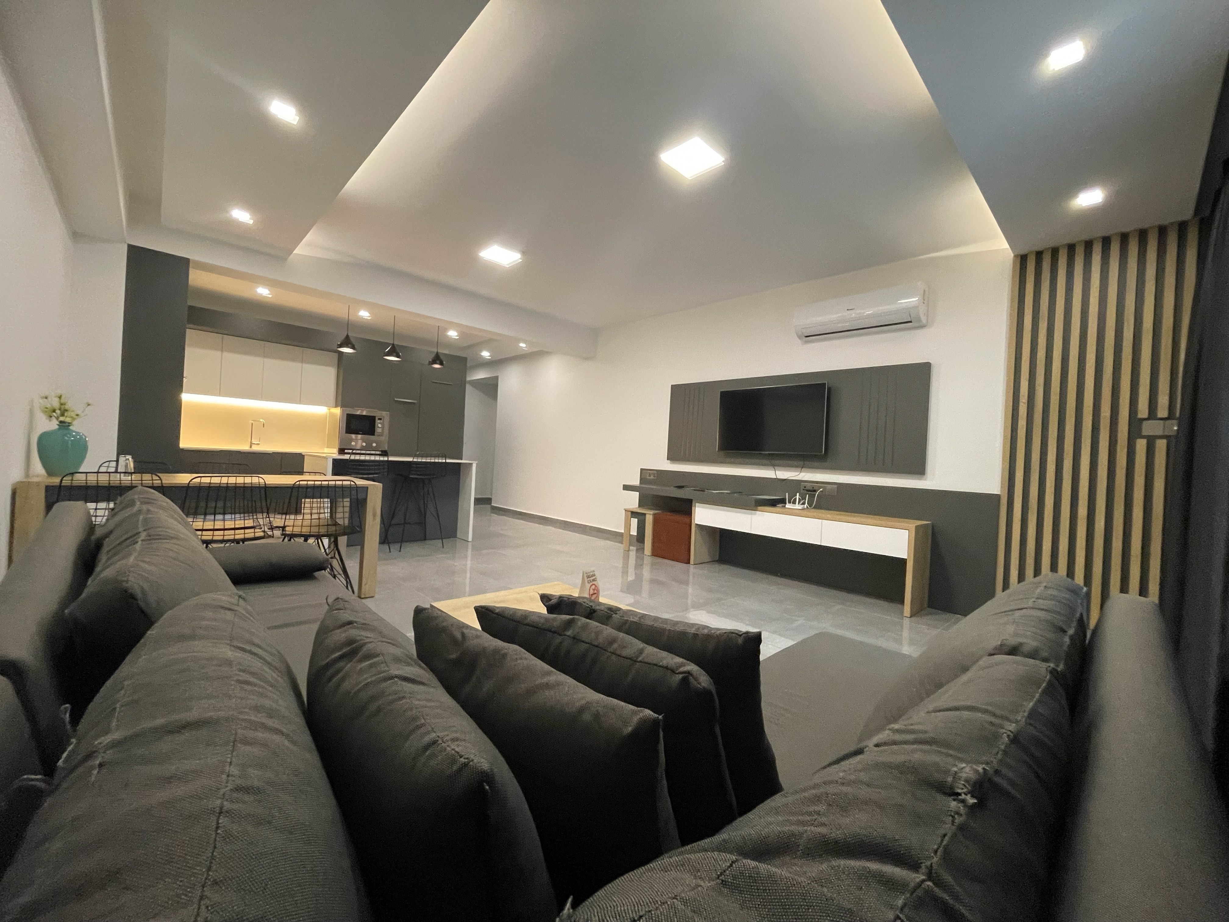 Superior 2+1 - Living Room with TV and Kitchen