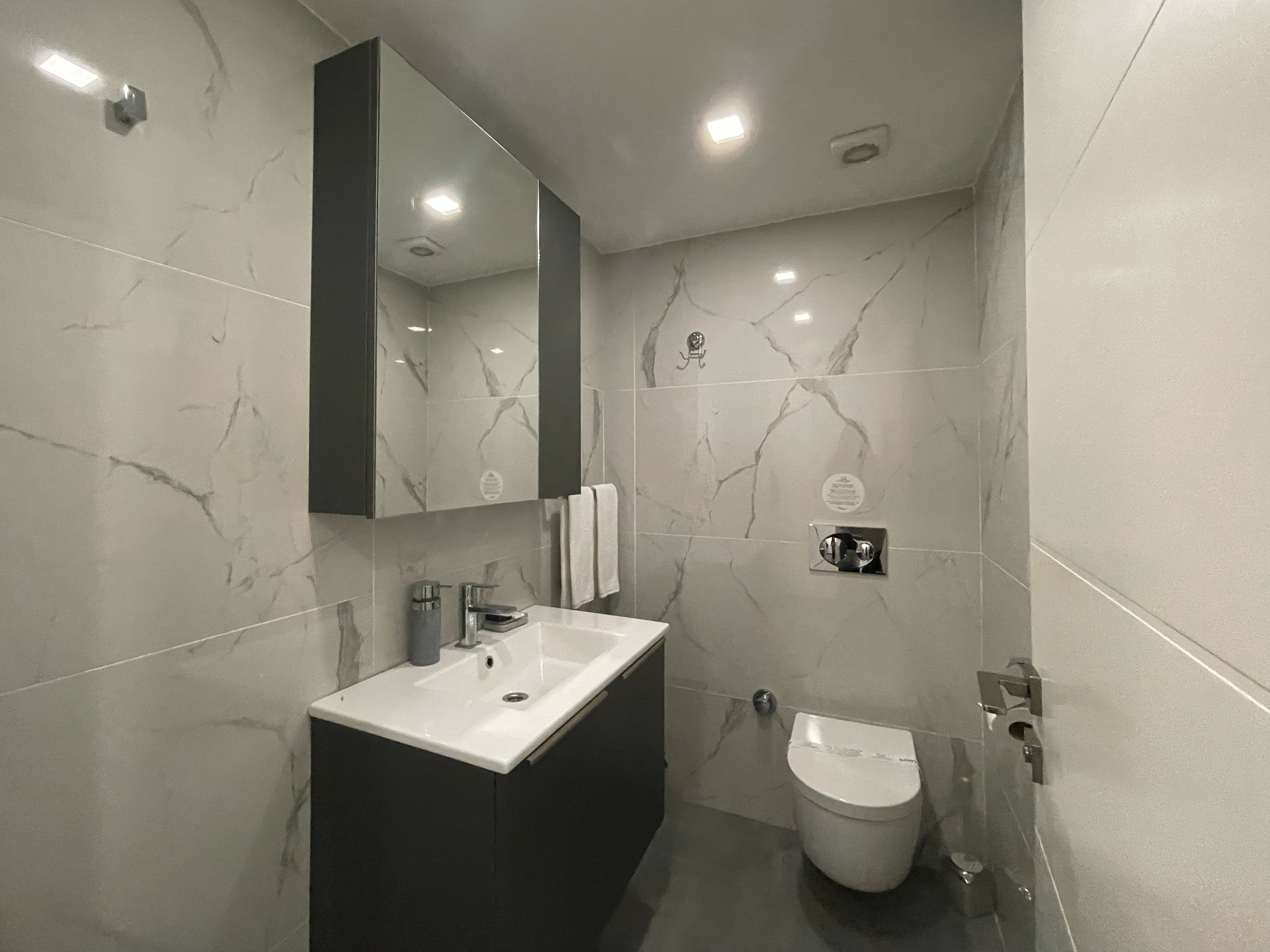 Modern Bathroom