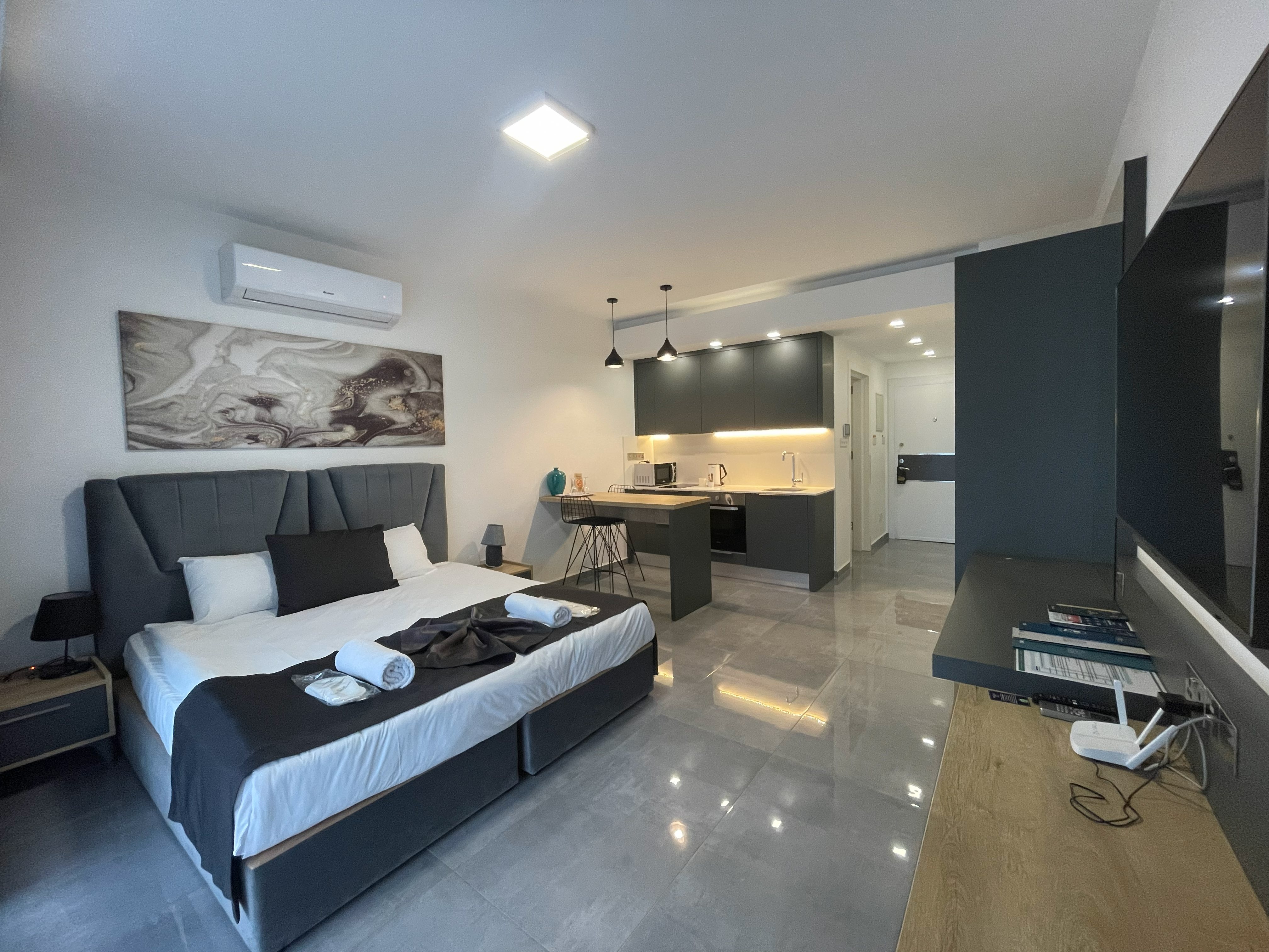 Studio - Open Plan with Bed and Kitchenette